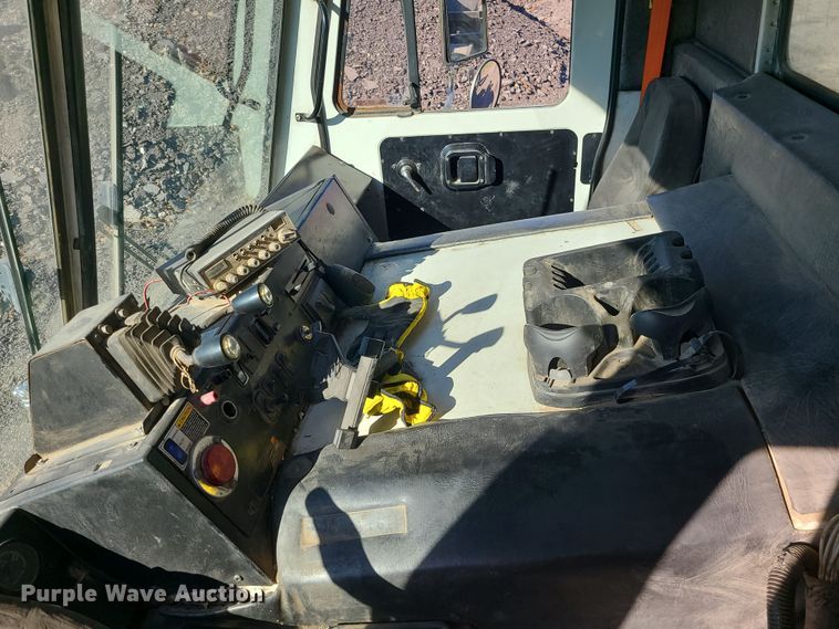 image for item LJ9360 2013 Mack LEU  hook lift truck