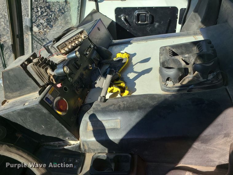 image for item LJ9360 2013 Mack LEU  hook lift truck