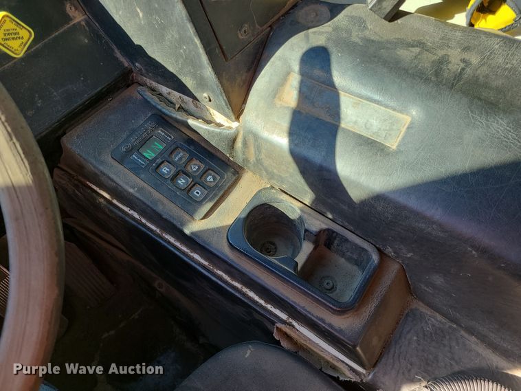 image for item LJ9360 2013 Mack LEU  hook lift truck