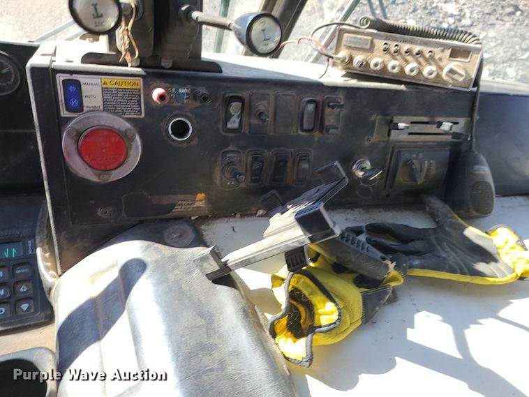 image for item LJ9360 2013 Mack LEU  hook lift truck