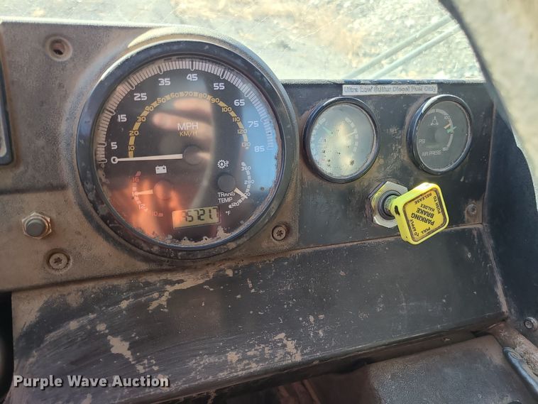 image for item LJ9360 2013 Mack LEU  hook lift truck