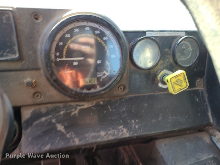 image for item LJ9360 2013 Mack LEU  hook lift truck