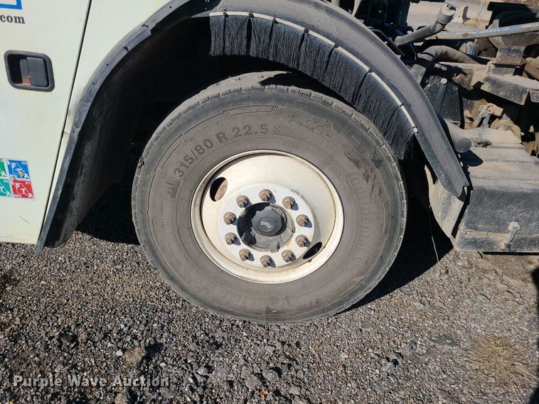 image for item LJ9360 2013 Mack LEU  hook lift truck