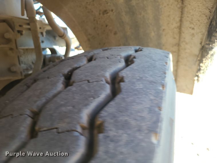 image for item LJ9360 2013 Mack LEU  hook lift truck