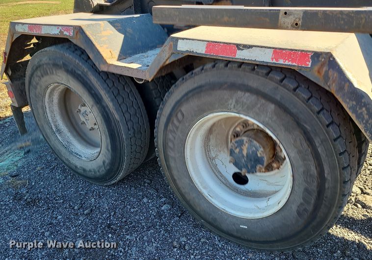 image for item LJ9360 2013 Mack LEU  hook lift truck