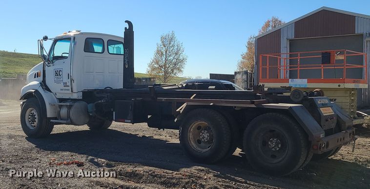 image for item LJ9361 2006 Sterling LT9500  hook lift truck