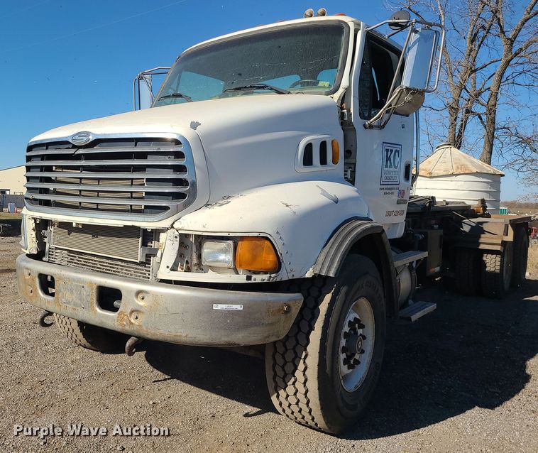 image for item LJ9361 2006 Sterling LT9500  hook lift truck