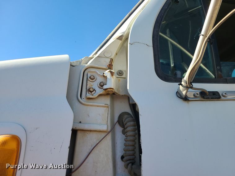 image for item LJ9361 2006 Sterling LT9500  hook lift truck