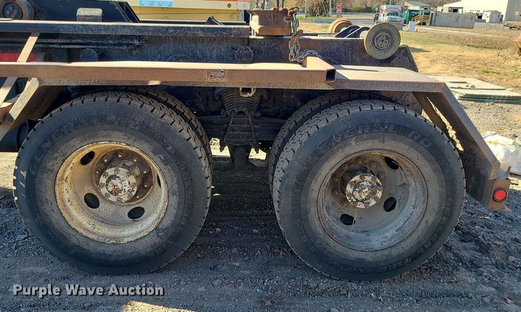 image for item LJ9361 2006 Sterling LT9500  hook lift truck