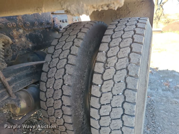 image for item LJ9361 2006 Sterling LT9500  hook lift truck