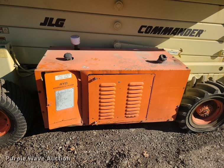 image for item LJ9365 JLG Commander CM-40RT  scissor lift