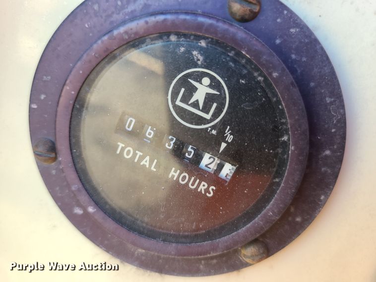 image for item LJ9365 JLG Commander CM-40RT  scissor lift