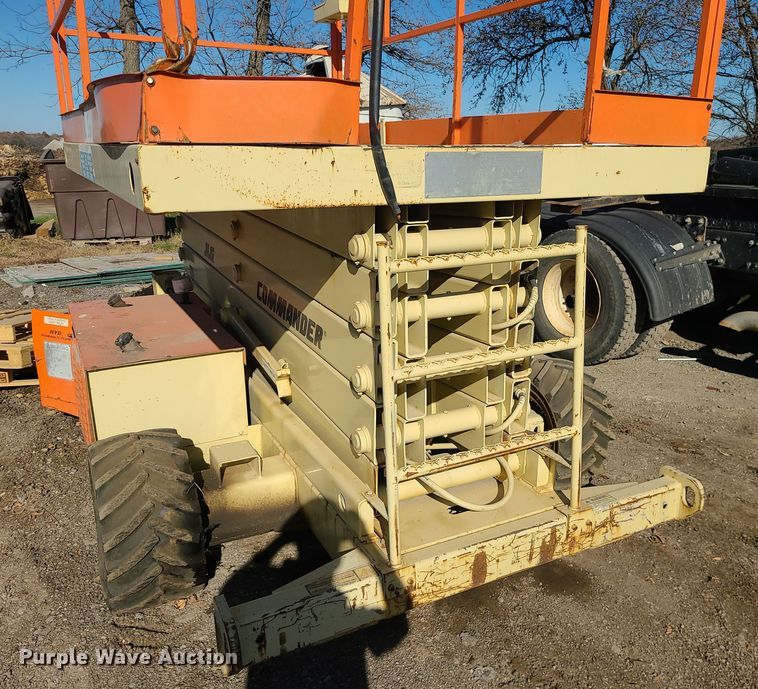 image for item LJ9365 JLG Commander CM-40RT  scissor lift