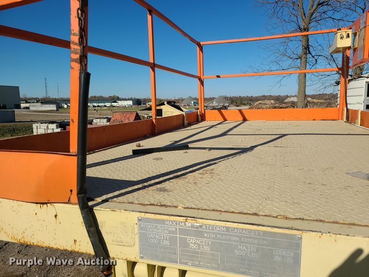 image for item LJ9365 JLG Commander CM-40RT  scissor lift