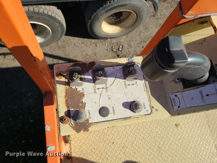 image for item LJ9365 JLG Commander CM-40RT  scissor lift