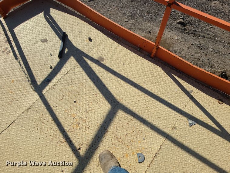 image for item LJ9365 JLG Commander CM-40RT  scissor lift