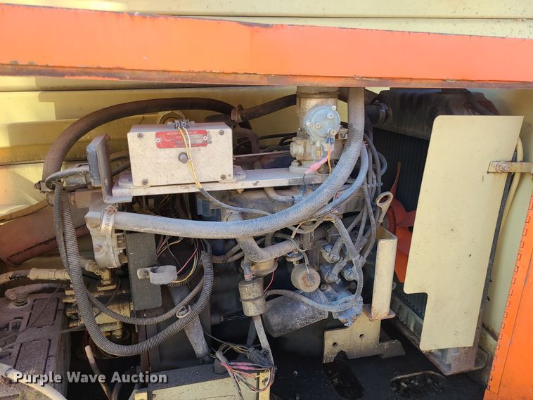 image for item LJ9365 JLG Commander CM-40RT  scissor lift