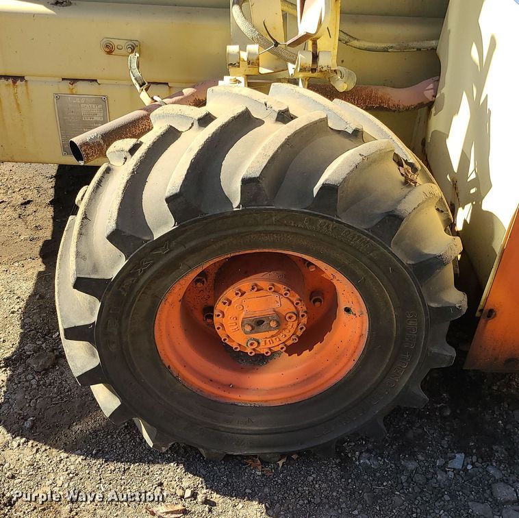 image for item LJ9365 JLG Commander CM-40RT  scissor lift