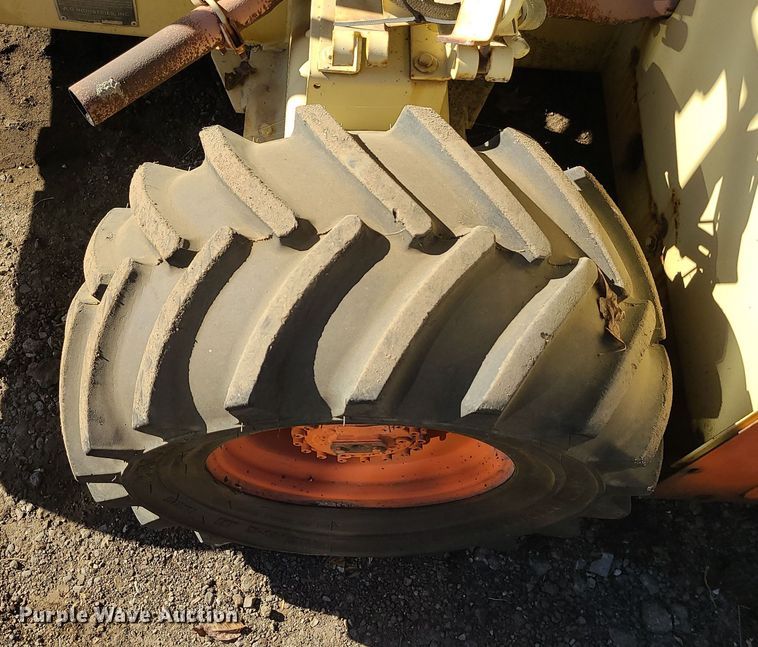 image for item LJ9365 JLG Commander CM-40RT  scissor lift