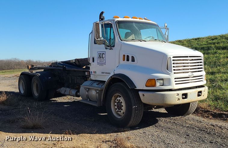 image for item LJ9368 2007 Sterling  hook lift truck