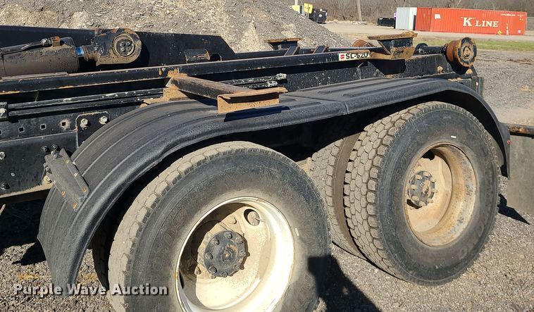 image for item LJ9368 2007 Sterling  hook lift truck