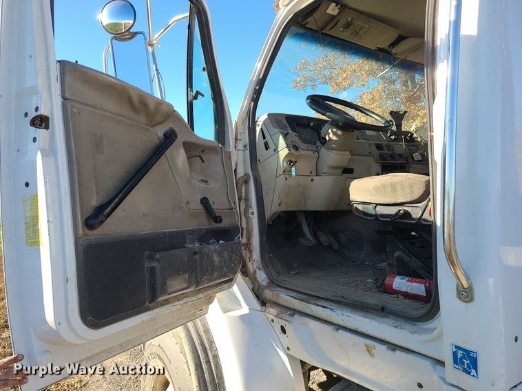 image for item LJ9368 2007 Sterling  hook lift truck