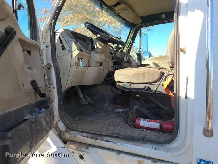 image for item LJ9368 2007 Sterling  hook lift truck