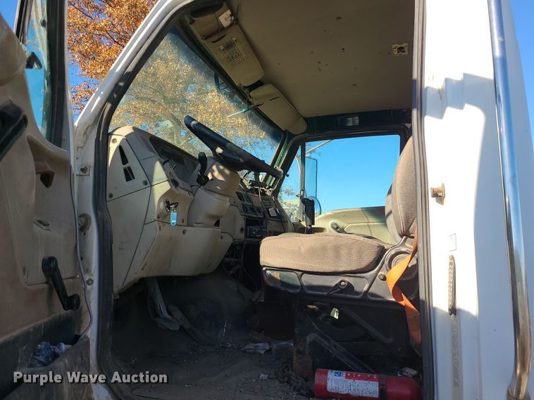 image for item LJ9368 2007 Sterling  hook lift truck