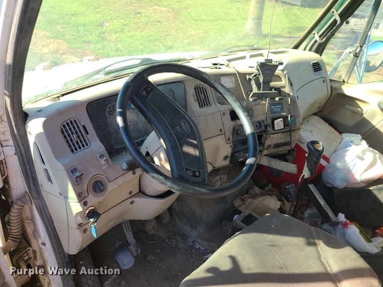 image for item LJ9368 2007 Sterling  hook lift truck