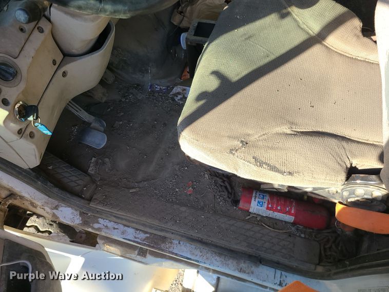 image for item LJ9368 2007 Sterling  hook lift truck