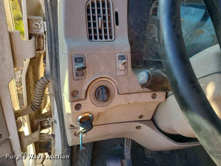 image for item LJ9368 2007 Sterling  hook lift truck