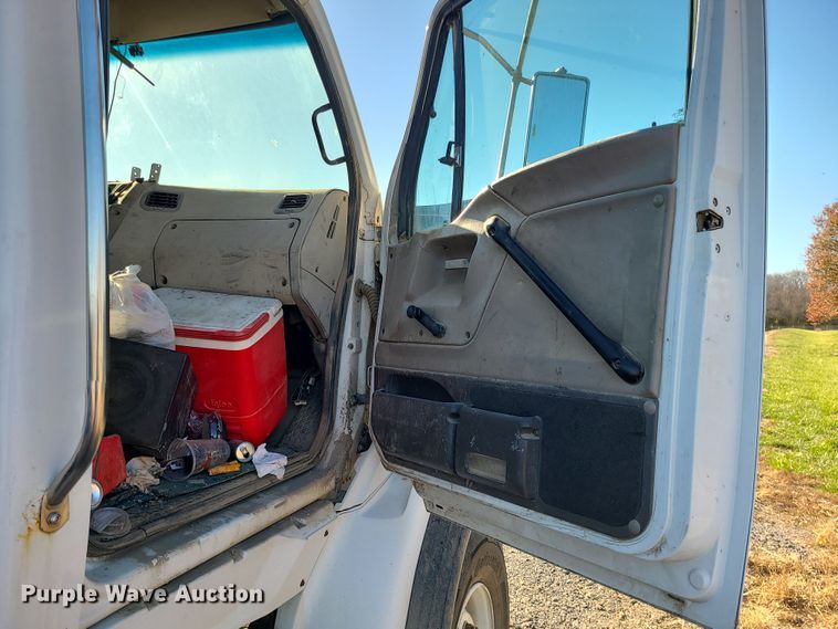 image for item LJ9368 2007 Sterling  hook lift truck