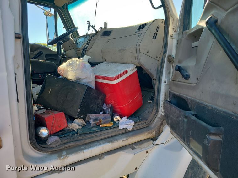 image for item LJ9368 2007 Sterling  hook lift truck