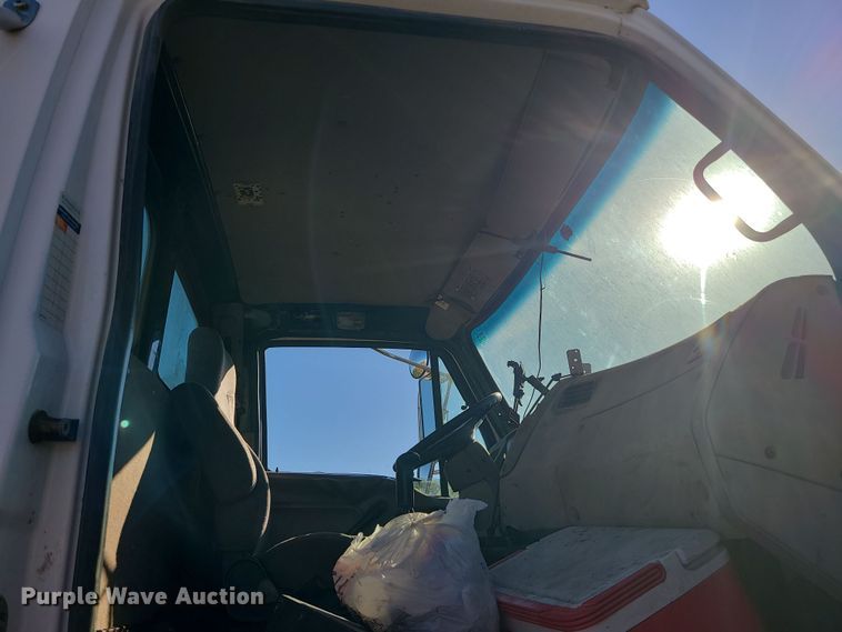 image for item LJ9368 2007 Sterling  hook lift truck