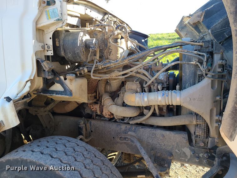 image for item LJ9368 2007 Sterling  hook lift truck