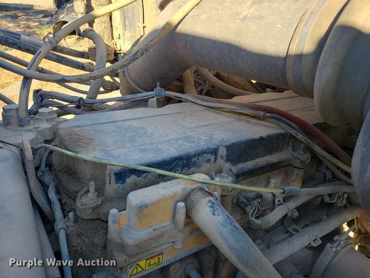 image for item LJ9368 2007 Sterling  hook lift truck