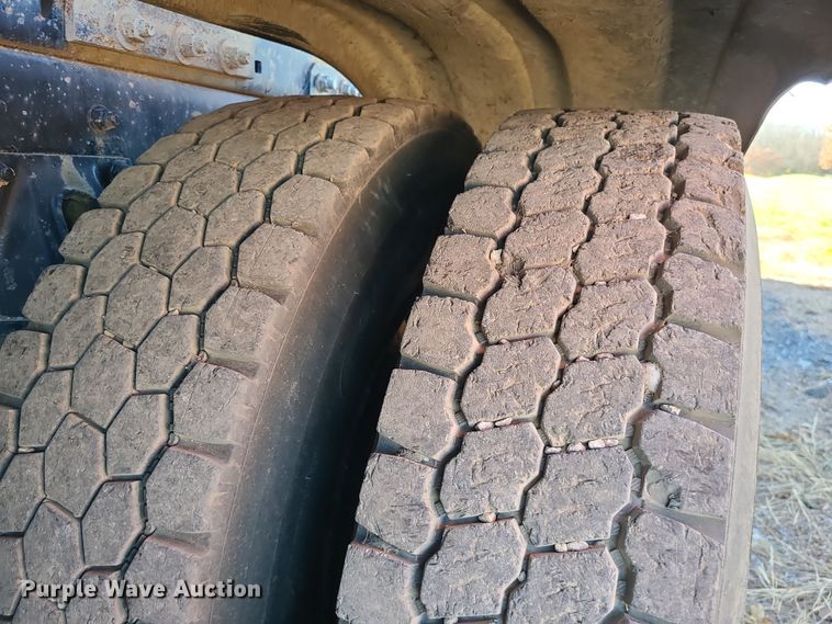 image for item LJ9368 2007 Sterling  hook lift truck