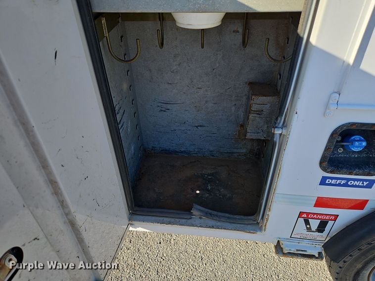 image for item LL9067 2015 Ford F550  bucket truck