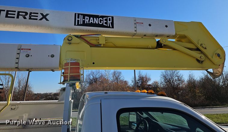 image for item LL9067 2015 Ford F550  bucket truck