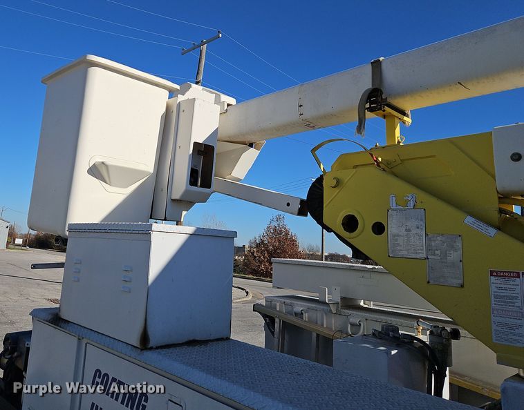 image for item LL9067 2015 Ford F550  bucket truck