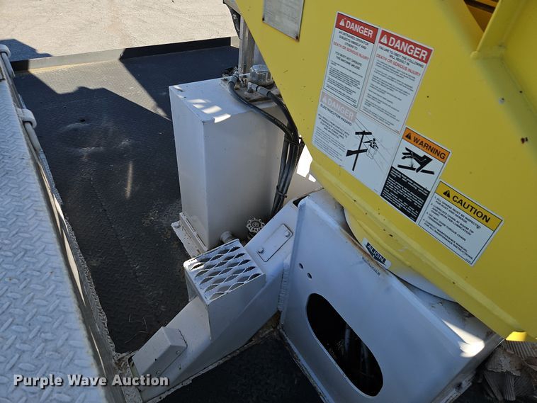 image for item LL9067 2015 Ford F550  bucket truck