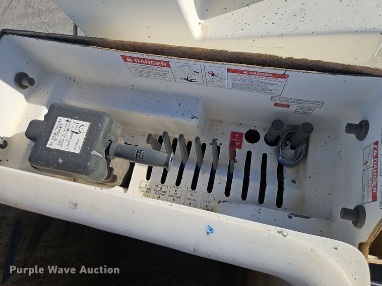 image for item LL9067 2015 Ford F550  bucket truck