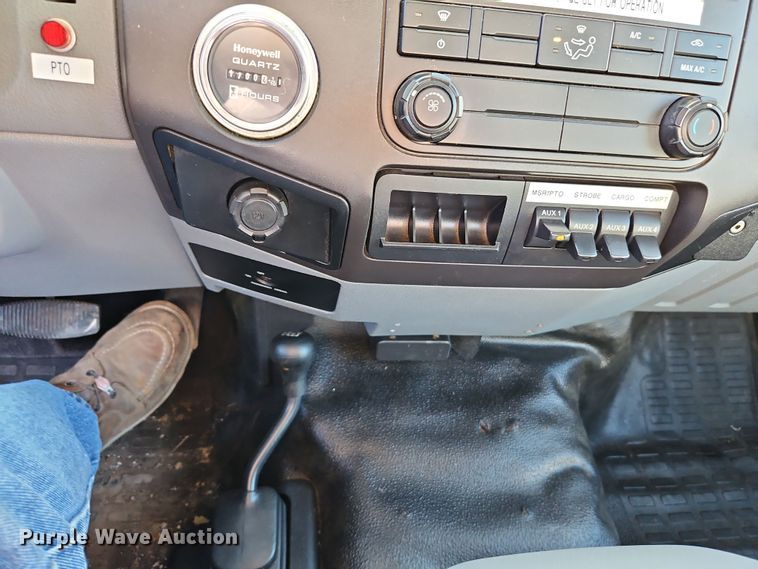 image for item LL9067 2015 Ford F550  bucket truck