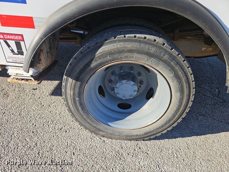 image for item LL9067 2015 Ford F550  bucket truck