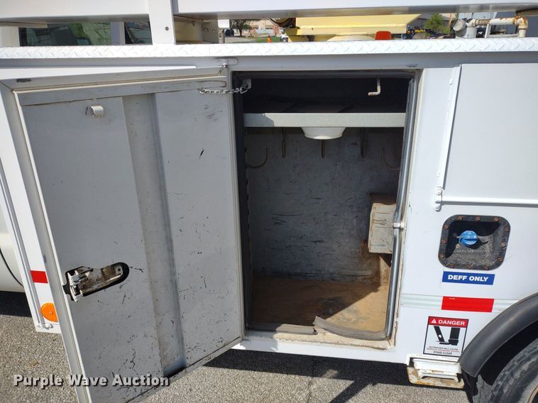 image for item LL9067 2015 Ford F550  bucket truck