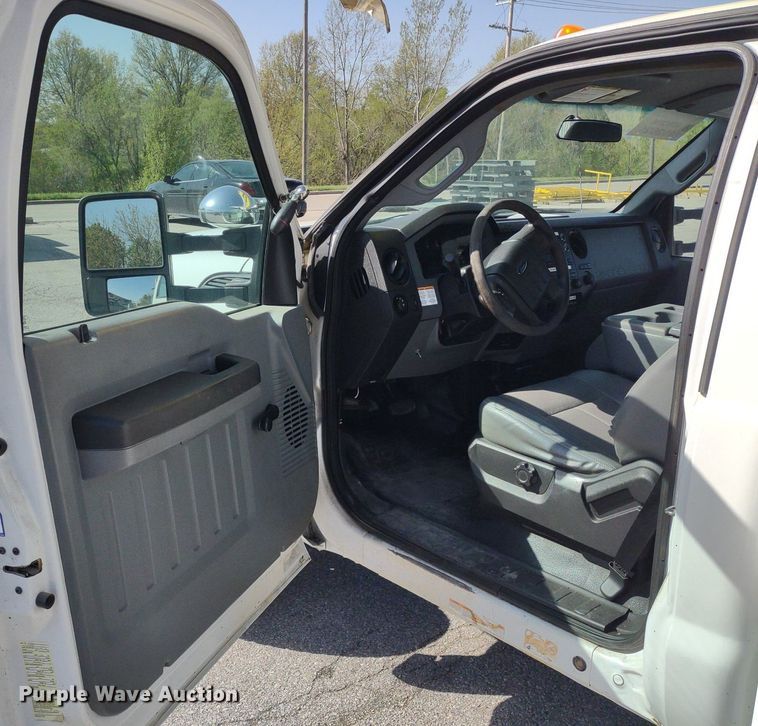 image for item LL9067 2015 Ford F550  bucket truck