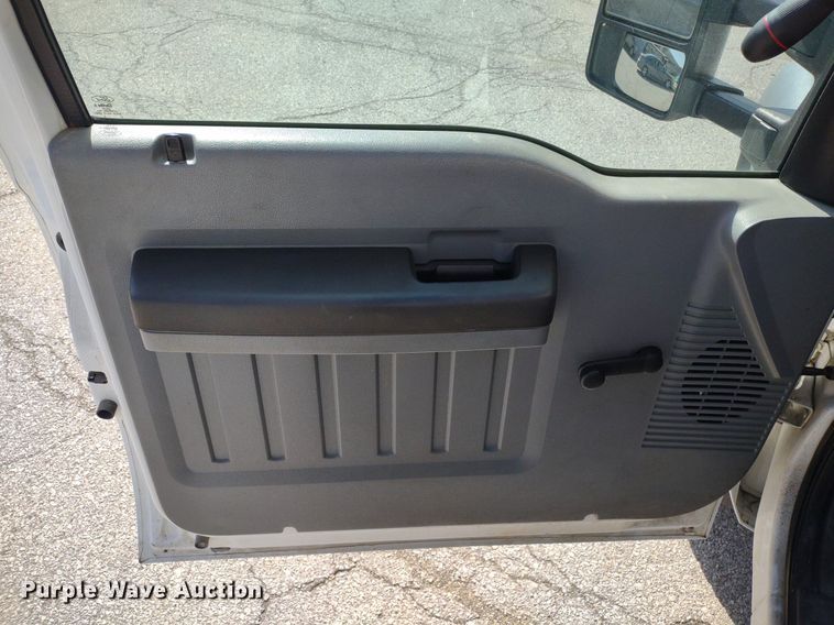 image for item LL9067 2015 Ford F550  bucket truck