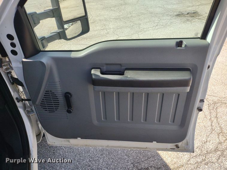 image for item LL9067 2015 Ford F550  bucket truck