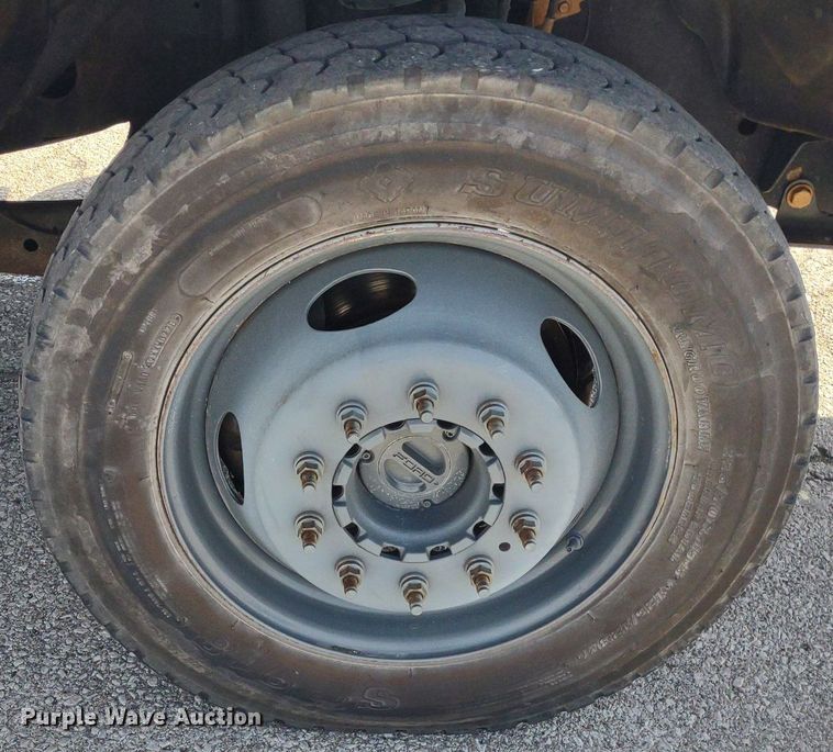 image for item LL9067 2015 Ford F550  bucket truck