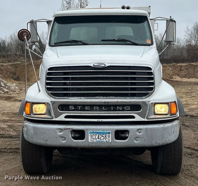 image for item LO9306 2005 Sterling L9500  dump truck